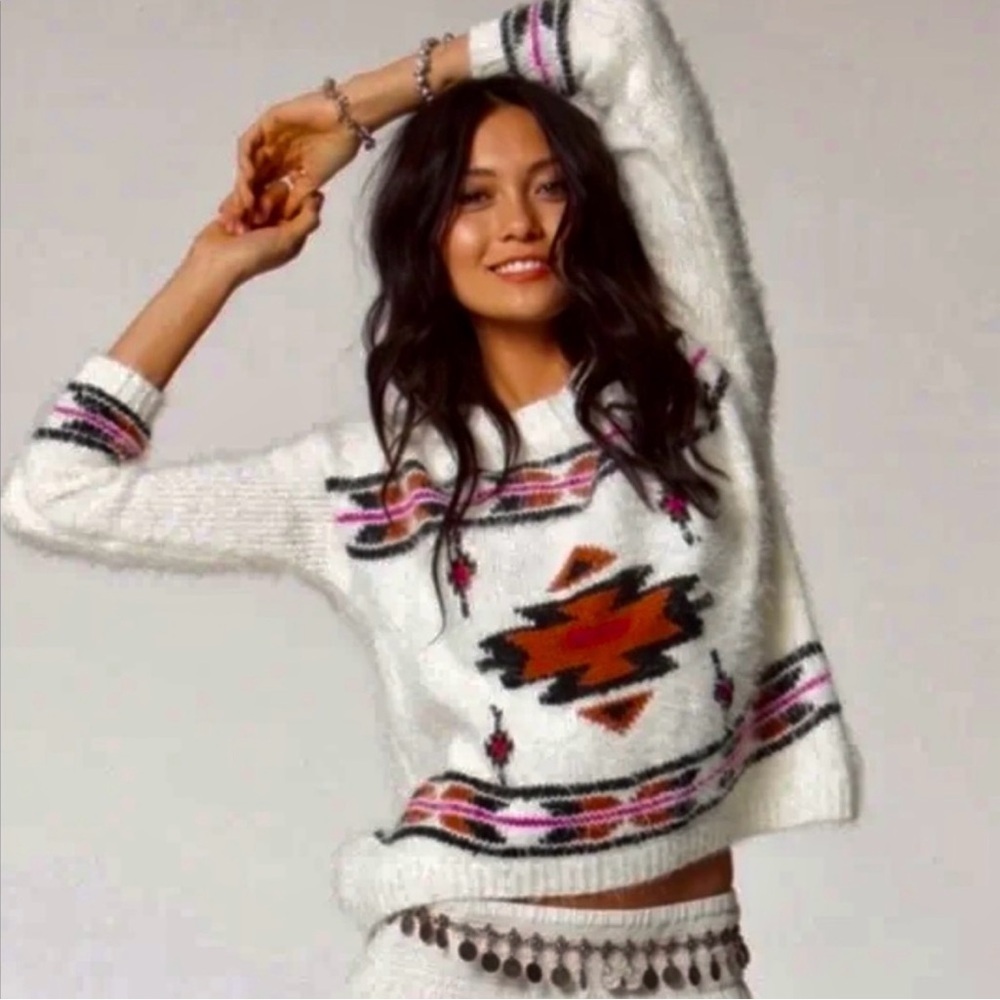 Billabong Fuzzy Soft Cream Aztec Pattern Sweater Size Small Tribal